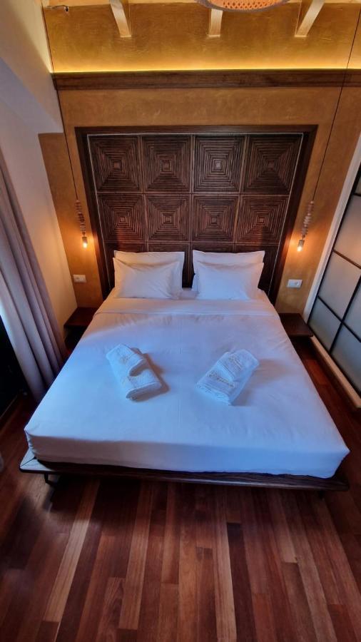 Bujtina Behram Hotel Korce Buitenkant foto